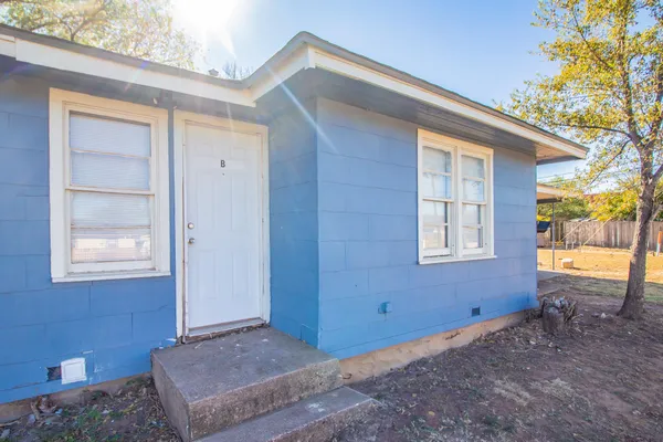 $185,000 | 302 Avenue U, Lubbock, TX 79415