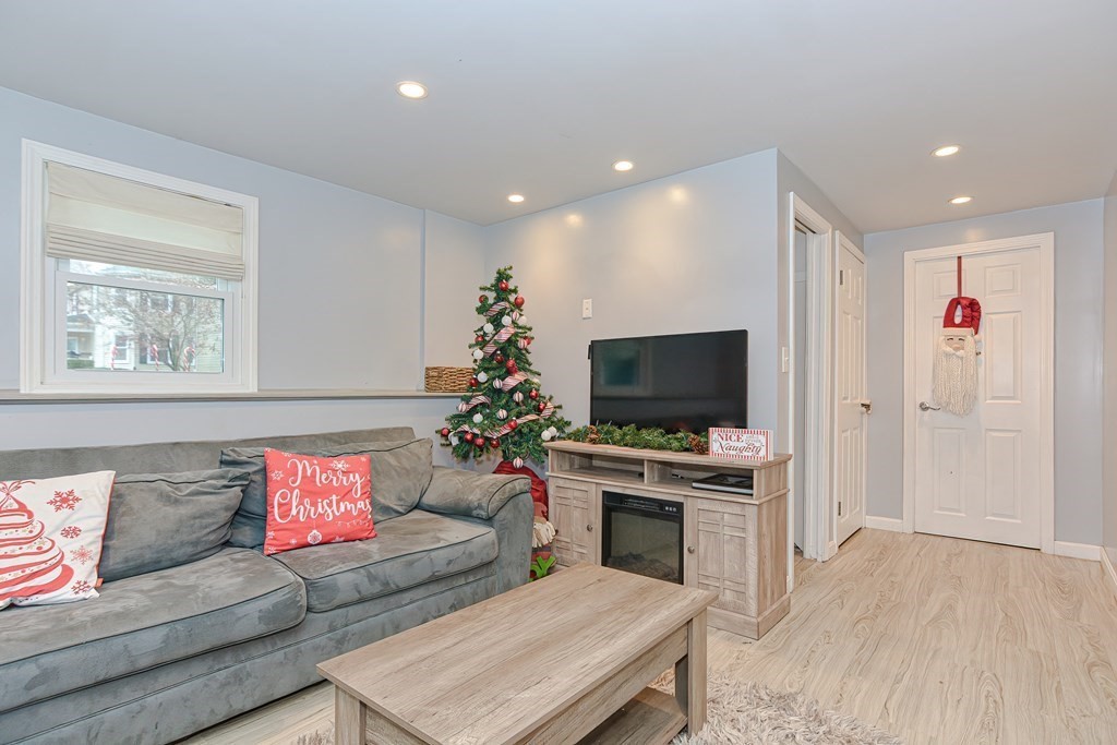 67 Deanville Road Attleboro, MA 02703 - Photo 20 of 28 Gallery Image 20