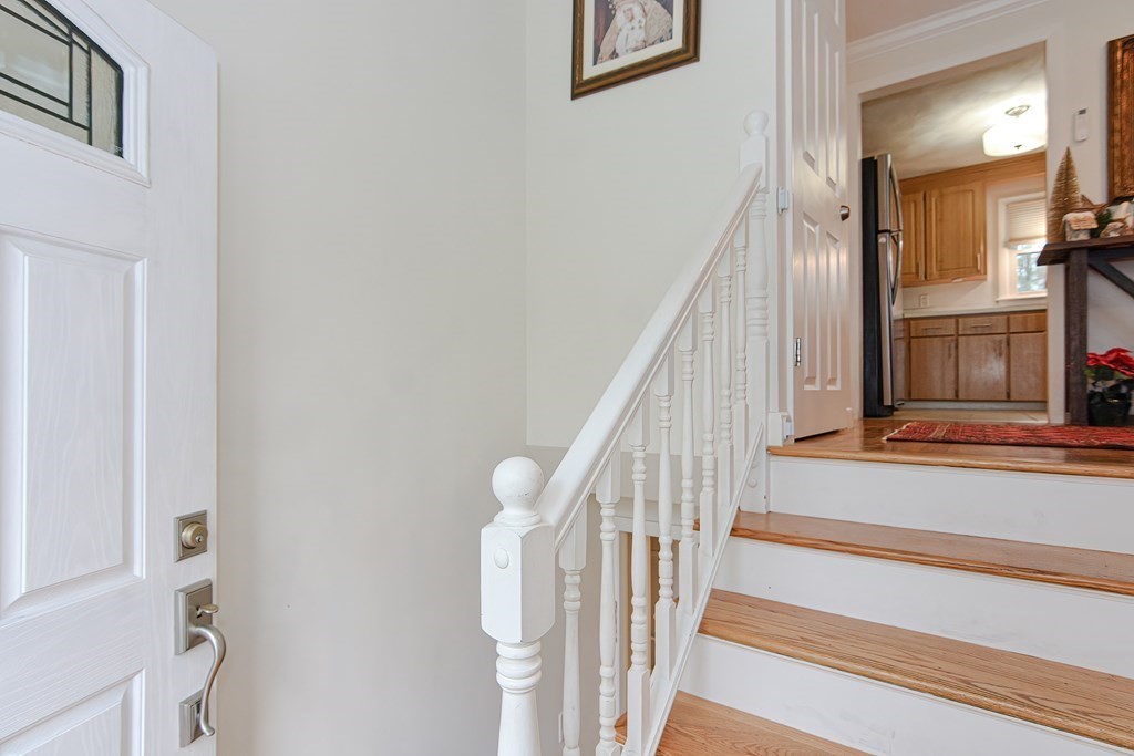 67 Deanville Road Attleboro, MA 02703 - Photo 3 of 28 Gallery Image 3
