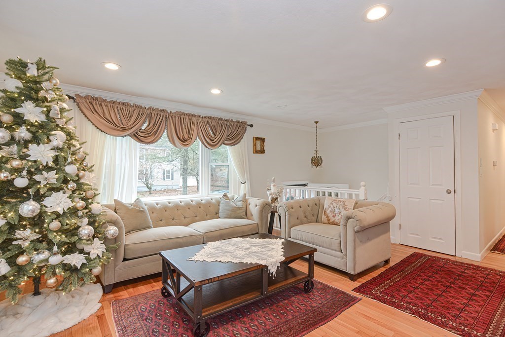 67 Deanville Road Attleboro, MA 02703 - Photo 8 of 28 Gallery Image 8