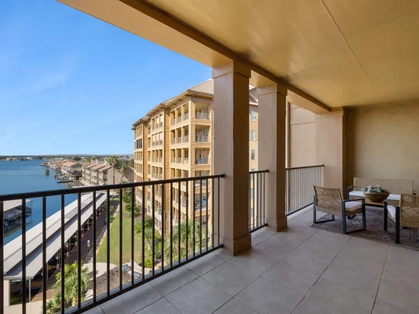 $750,000 | 101 West Bank, Unit 44, Horseshoe Bay, TX 78657