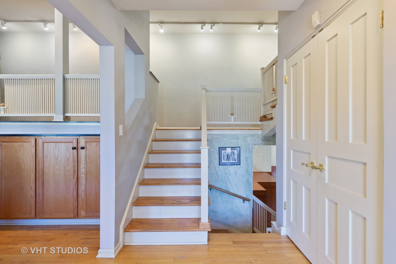 818 West Hickory Street, Hinsdale, IL 60521 Compass