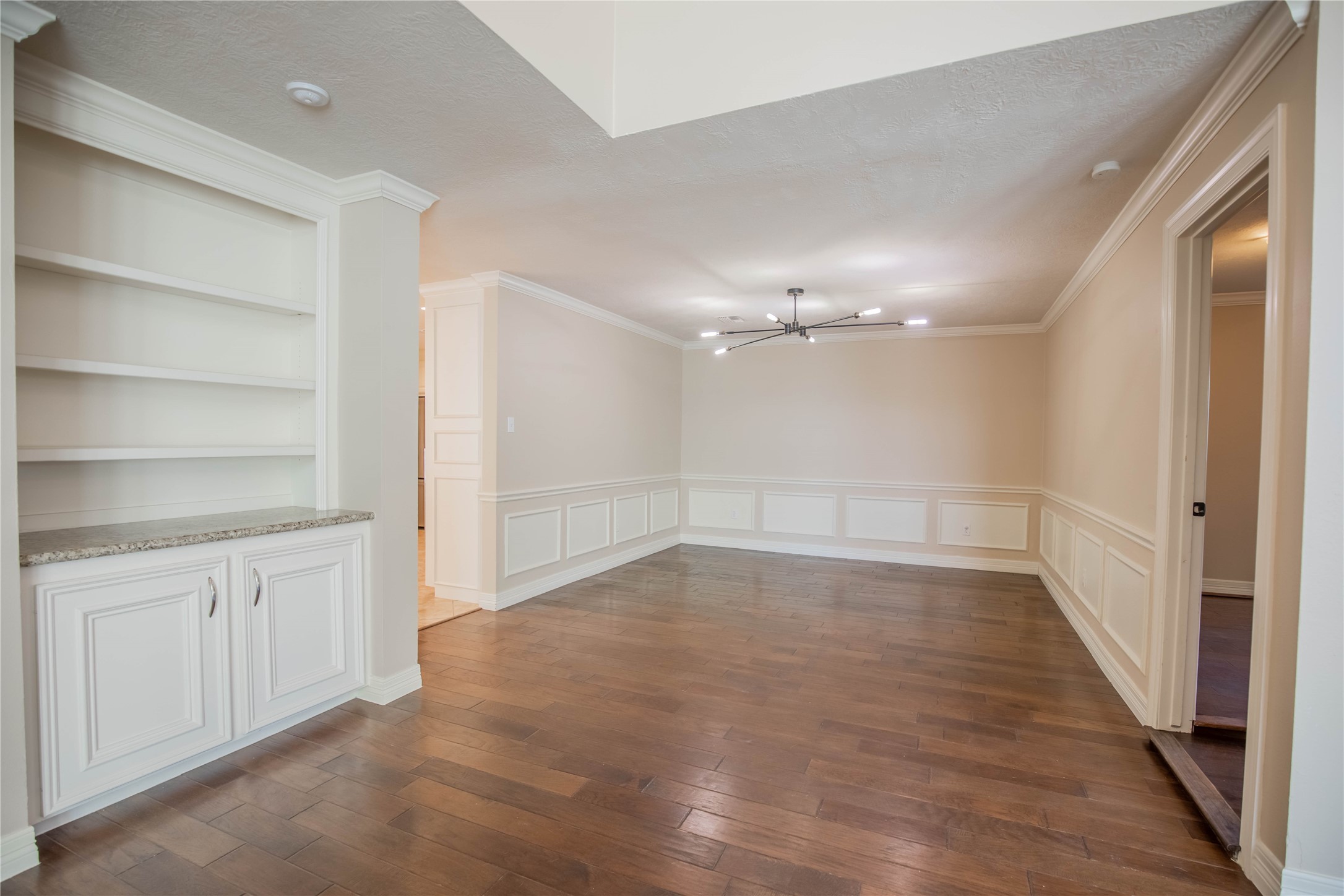 1627 Fall Valley Drive Houston, TX 77077 - Photo 15 of 50