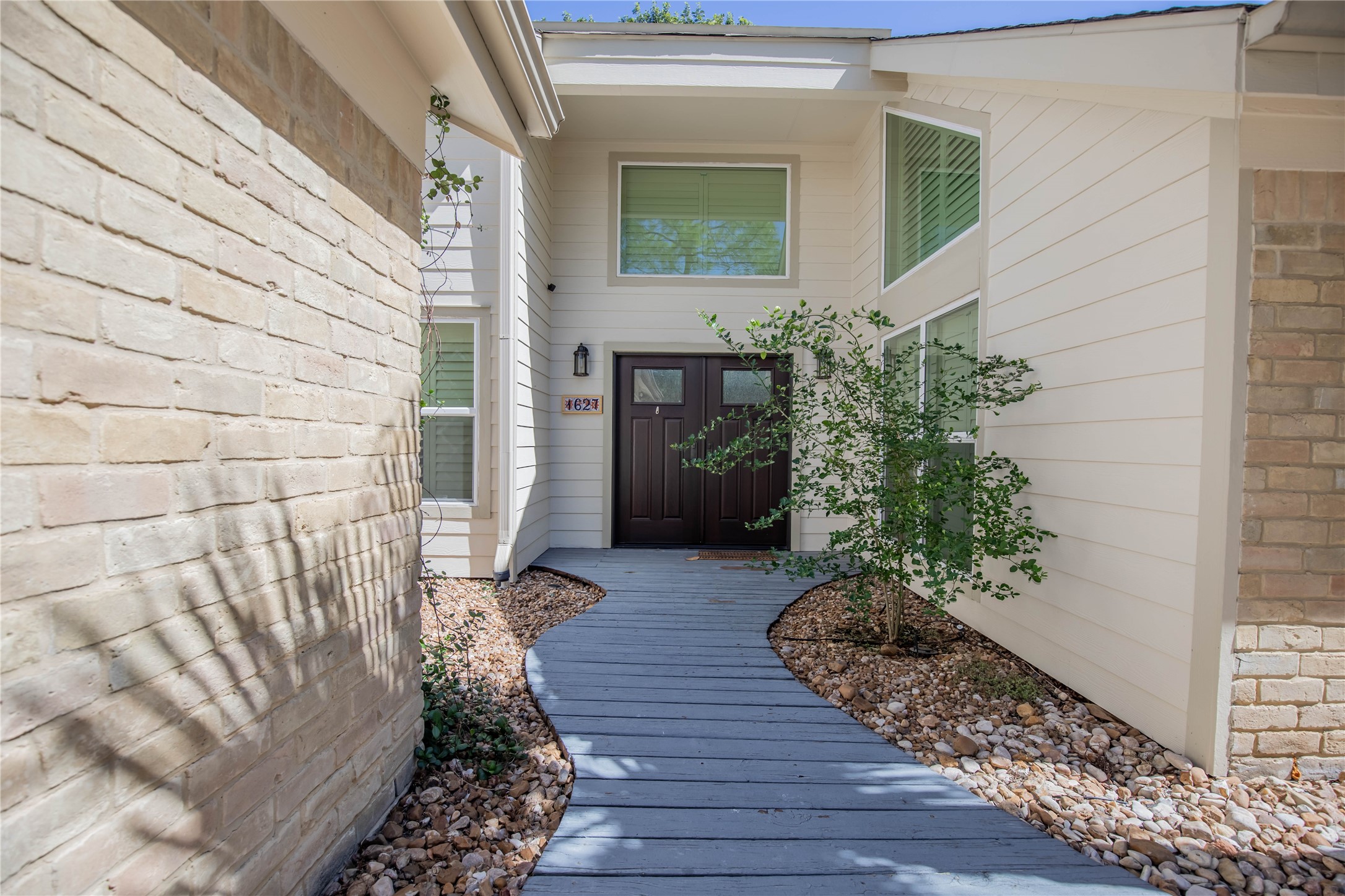 1627 Fall Valley Drive Houston, TX 77077 - Photo 6 of 50