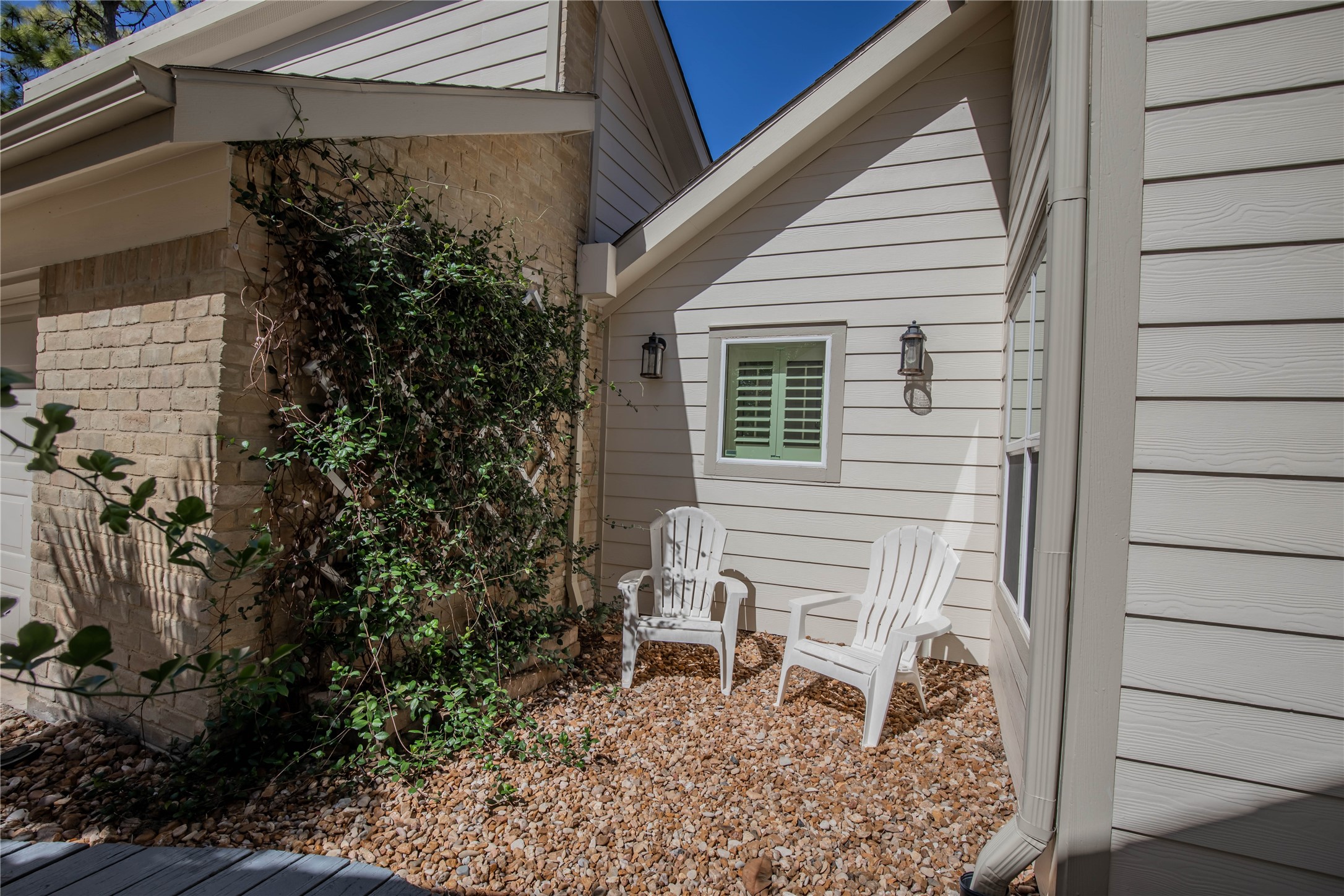 1627 Fall Valley Drive Houston, TX 77077 - Photo 8 of 50