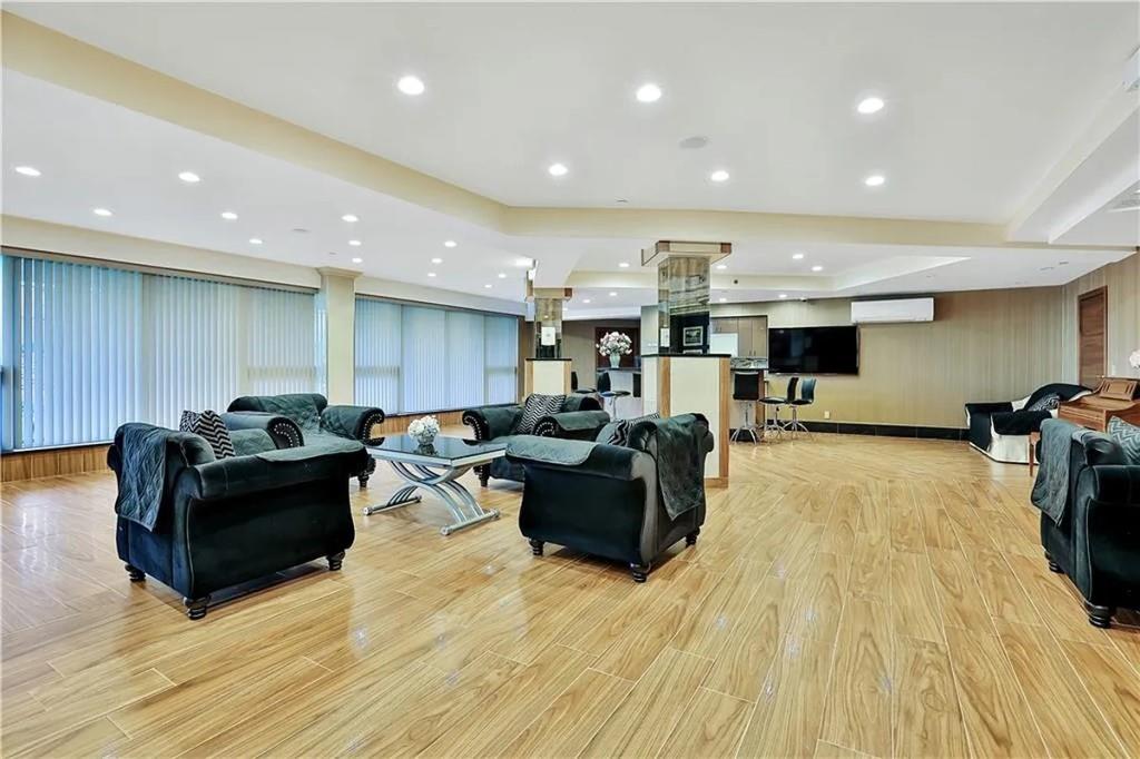 40 Brighton 1st Road, Unit 15M Brooklyn, NY 11235 - Photo 27 of 32