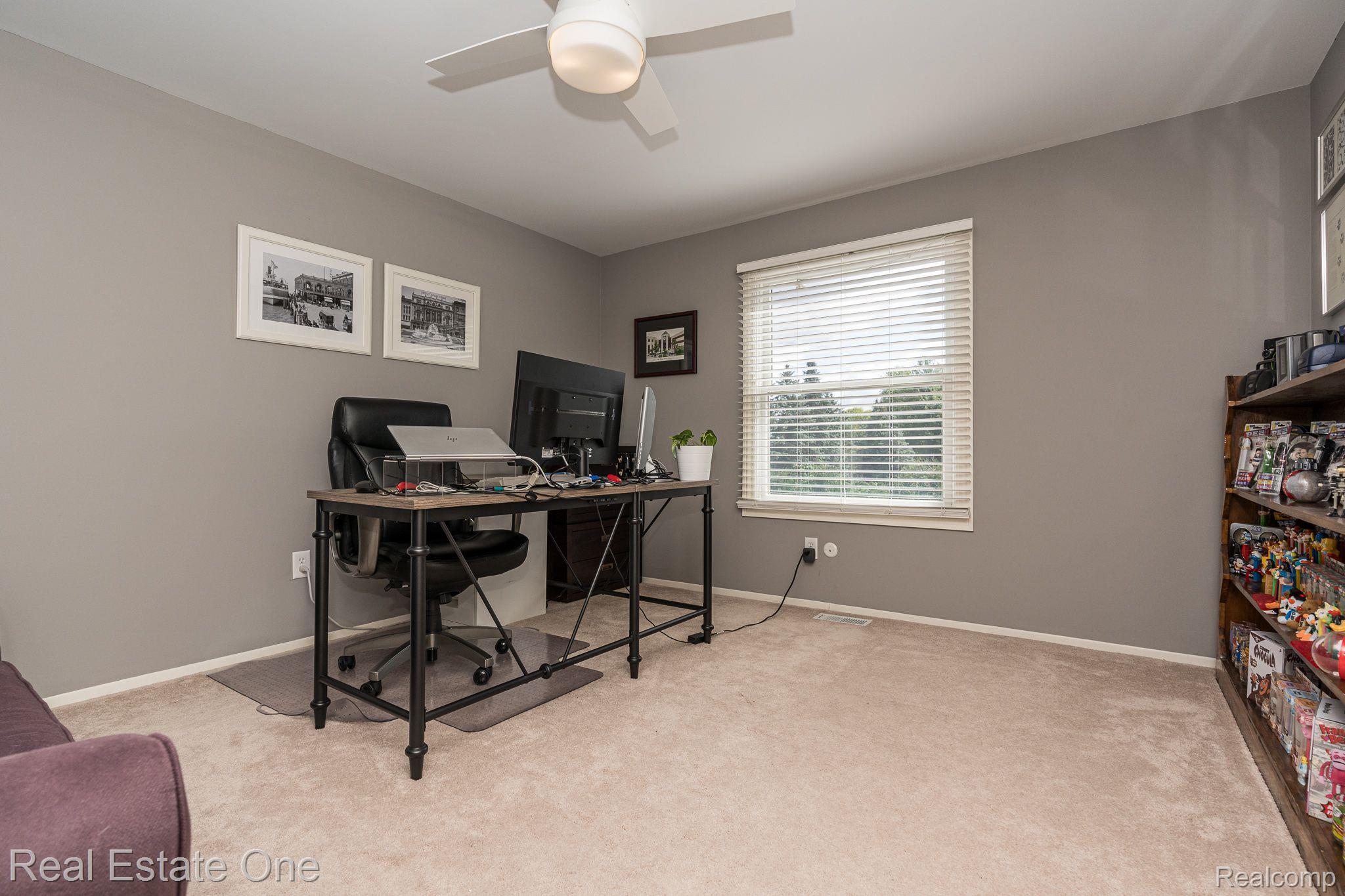 925 Laurel Avenue Rochester, MI 48309 - Photo 27 of 37 Bedroom (currently used as home office)