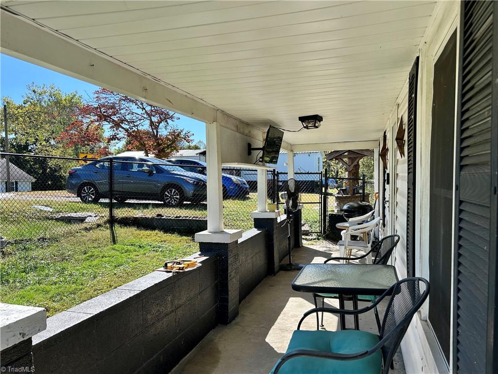 280 Burke Road Mount Airy, NC 27030 - Photo 3 of 25