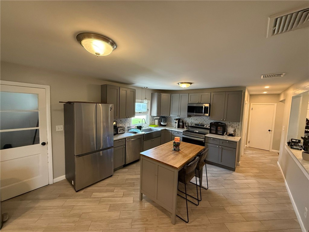 19 South Long Street Johnston, RI 02919 - Photo 4 of 16