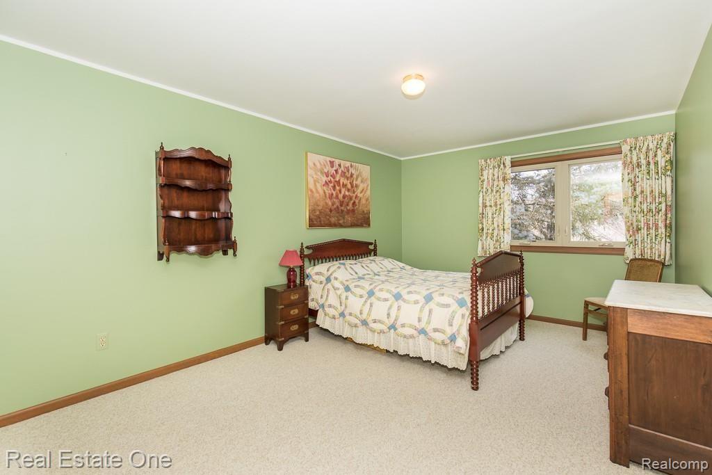 2545 Munster Road Rochester Hills, MI 48309 - Photo 18 of 33