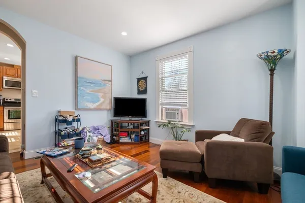 $599,000 | 76 Taft Avenue, Unit 1, Newton, MA 02465