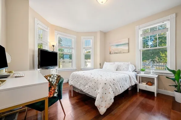 $599,000 | 76 Taft Avenue, Unit 1, Newton, MA 02465