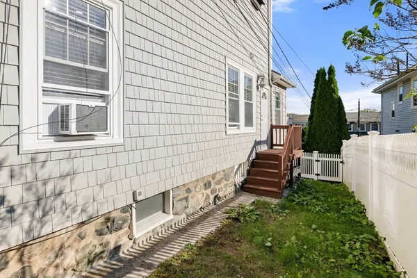 $599,000 | 76 Taft Avenue, Unit 1, Newton, MA 02465