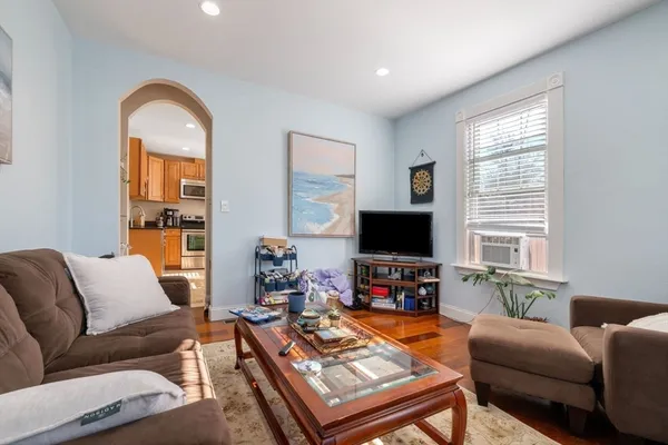 $599,000 | 76 Taft Avenue, Unit 1, Newton, MA 02465