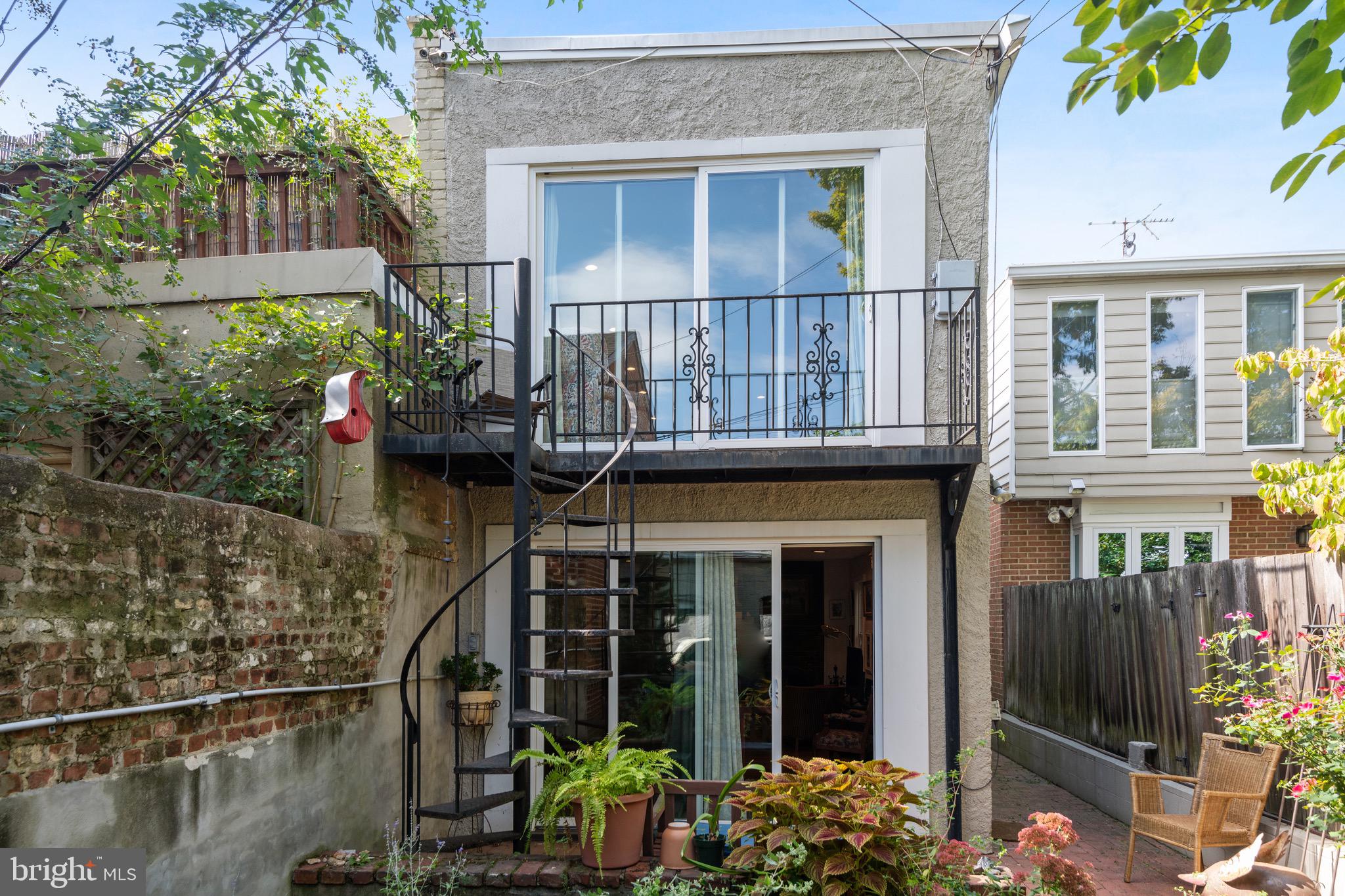 114 6th Street Southeast Washington, DC 20003 - Photo 5 of 30