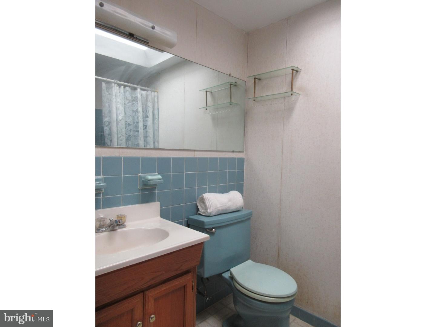 12640 Richton Road Philadelphia, PA 19154 - Photo 11 of 15 Bathroom