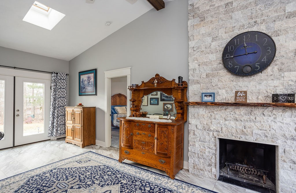 70 Ellen Lane Cranston, RI 02921 - Photo 11 of 38