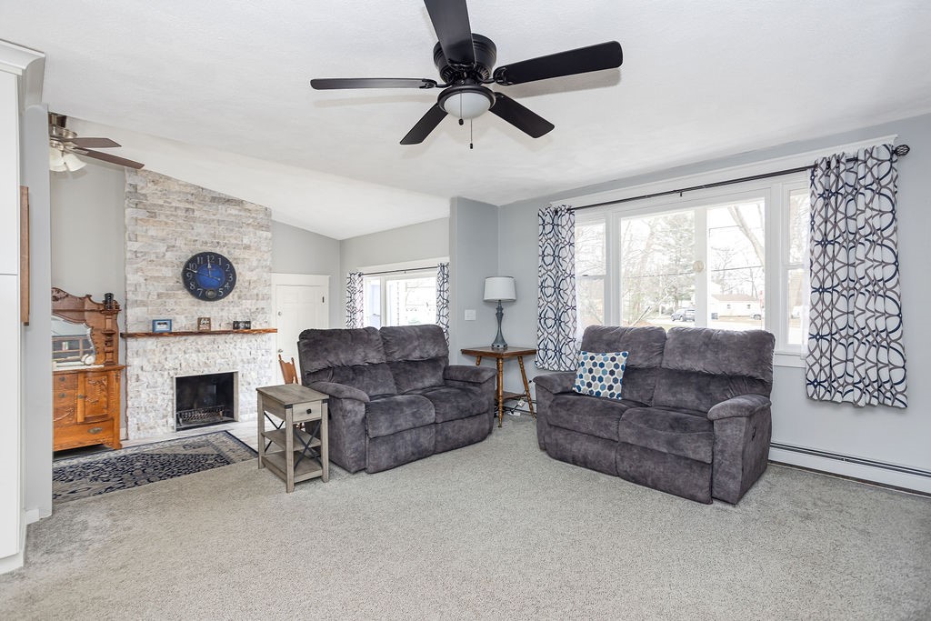 70 Ellen Lane Cranston, RI 02921 - Photo 14 of 38