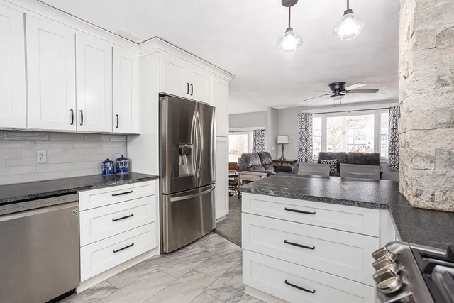 $685,000 | 70 Ellen Lane, Cranston, RI 02921