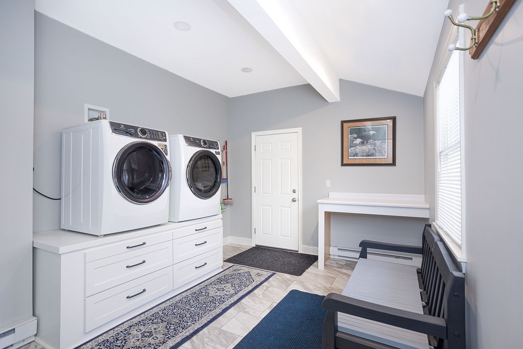 70 Ellen Lane Cranston, RI 02921 - Photo 27 of 38