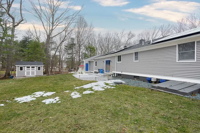 $685,000 | 70 Ellen Lane, Cranston, RI 02921