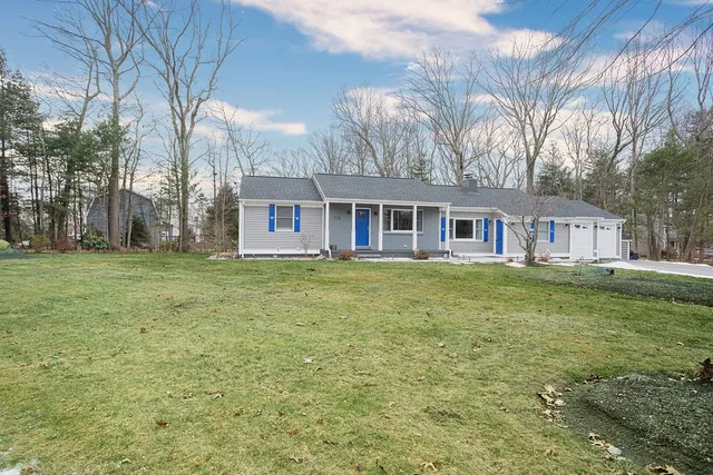 $685,000 | 70 Ellen Lane, Cranston, RI 02921