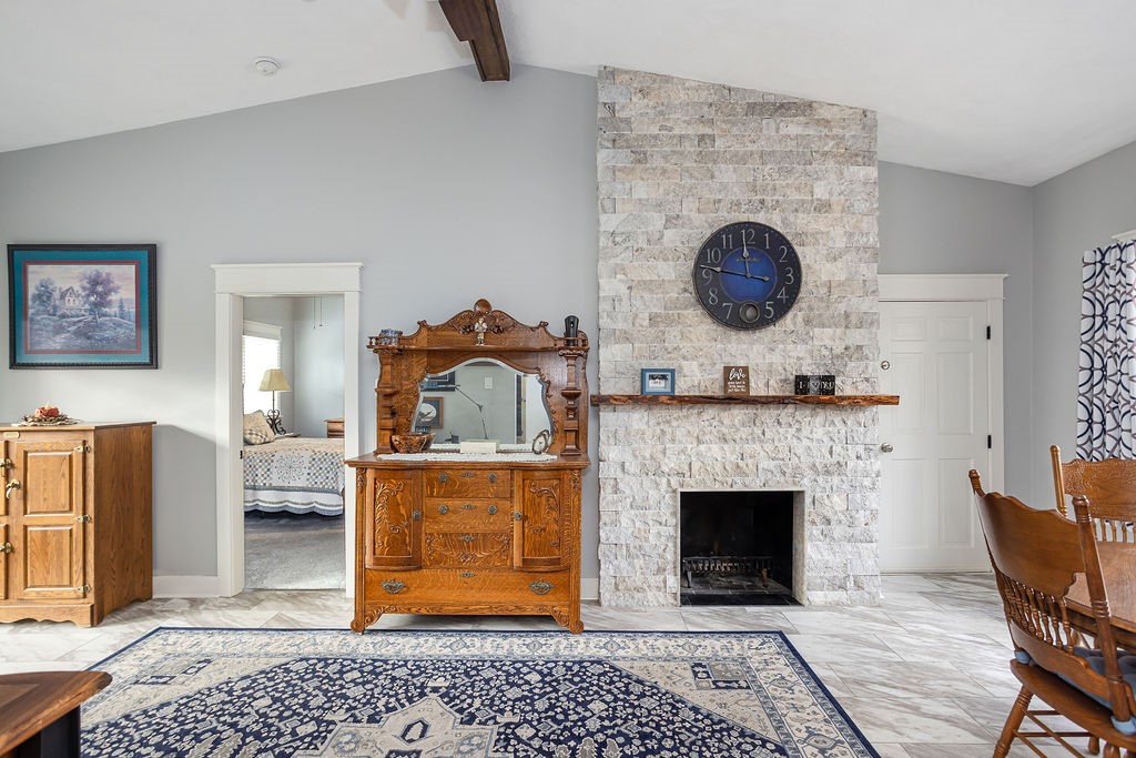 70 Ellen Lane Cranston, RI 02921 - Photo 5 of 38