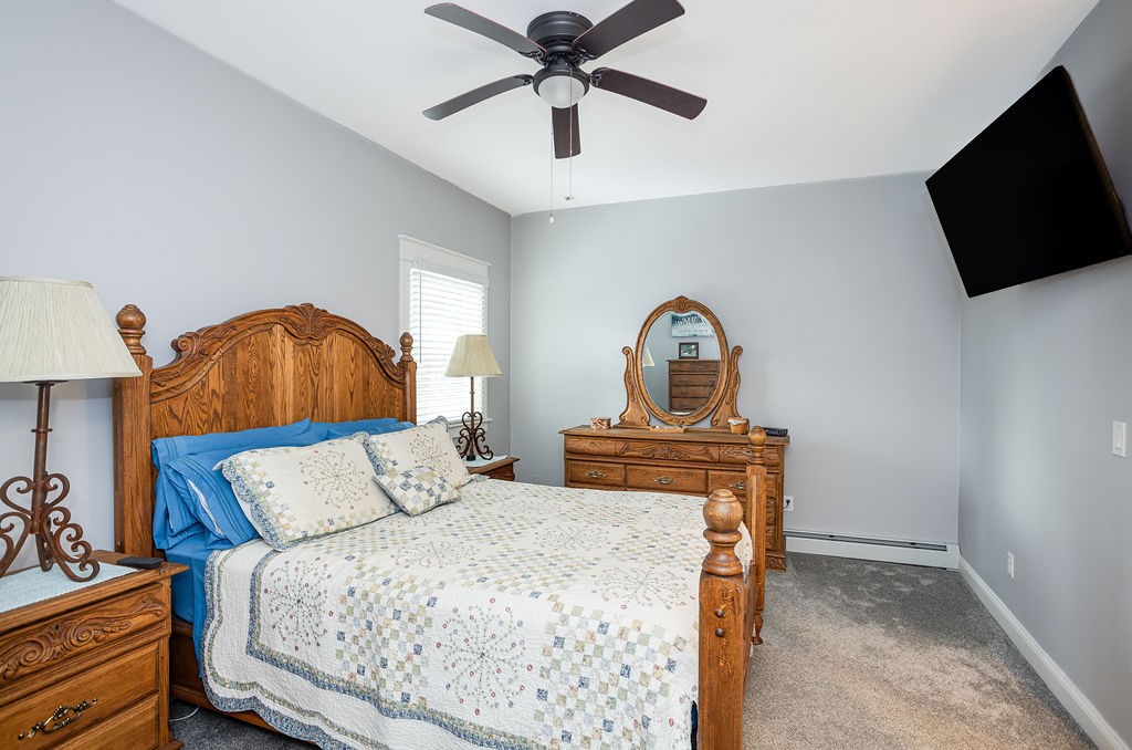 70 Ellen Lane Cranston, RI 02921 - Photo 8 of 38