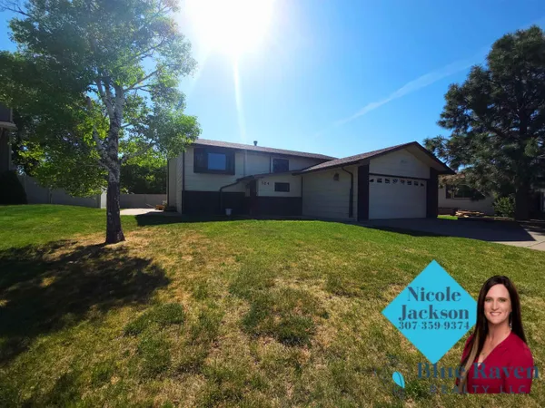 $275,000 | 304 20th Street, Wheatland, WY 82201