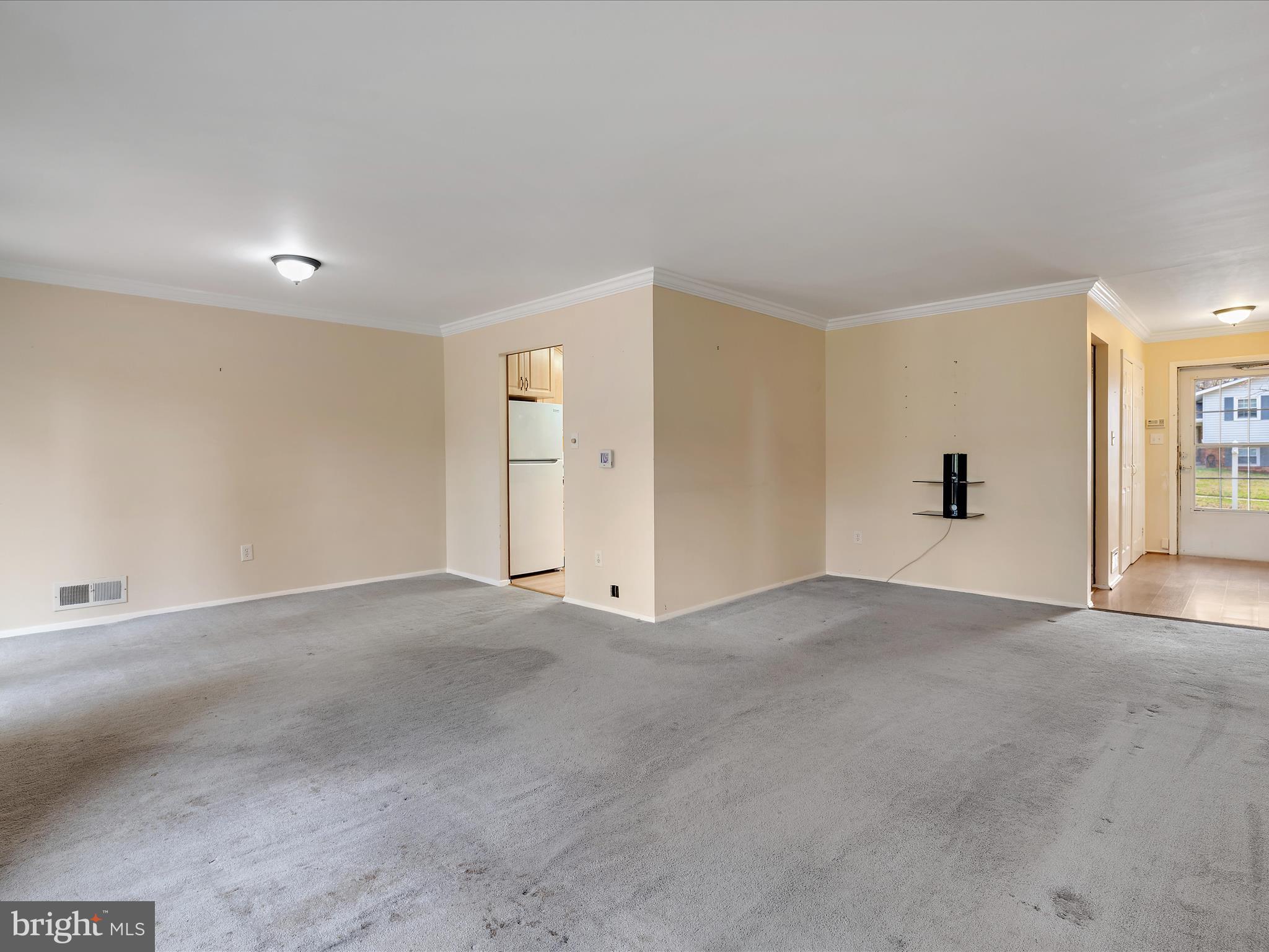 817 Carter Road Rockville, MD 20852 - Photo 4 of 30 Living & Dining Room