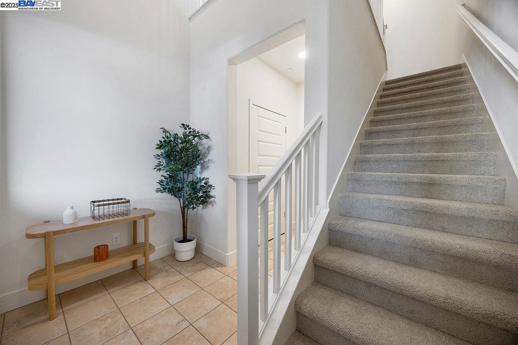 2729 Fifth Street Alameda, CA 94501 - Photo 17 of 19 a view of entryway and hall