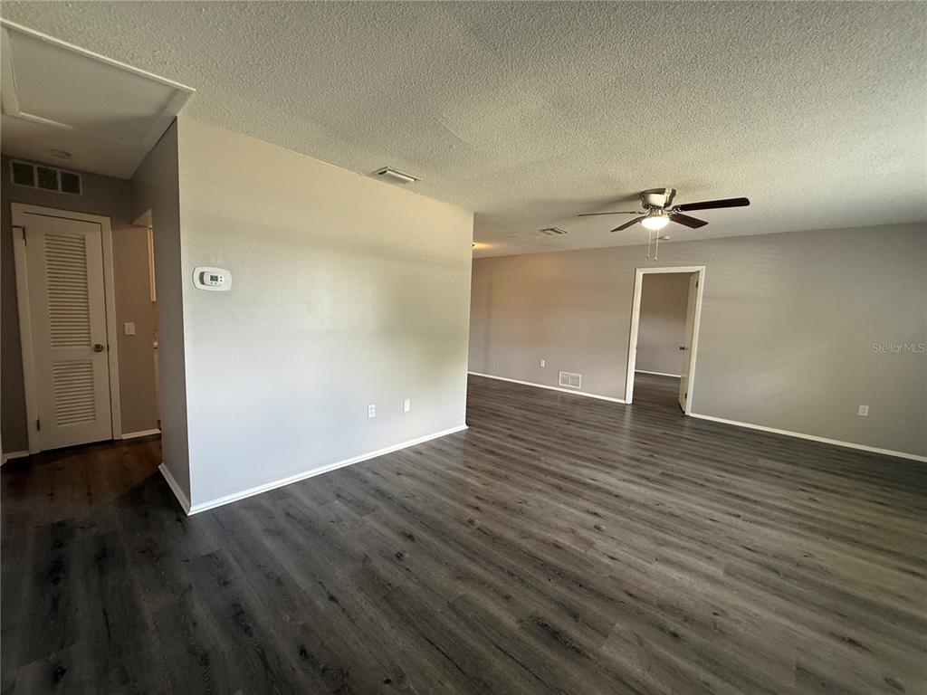 364 Briarwood Road Venice, FL 34293 - Photo 2 of 20