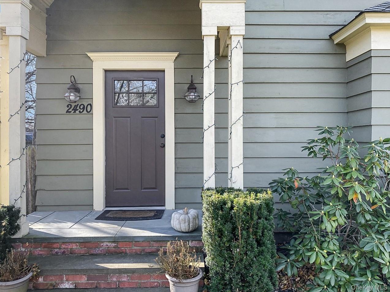 2490 Pike Street Mattituck, NY 11952 - Photo 2 of 15 Doorway to property