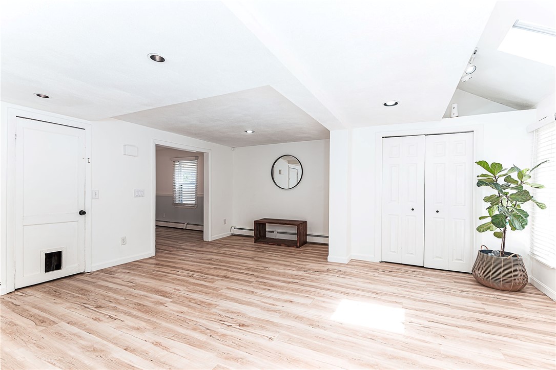 390 Nausauket Road Warwick, RI 02886 - Photo 6 of 24