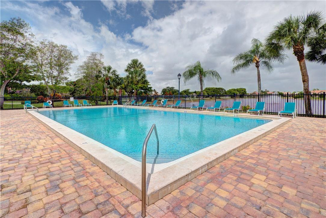 10898 Crescendo Circle Boca Raton, FL 33498 - Photo 31 of 38 Photo 31
