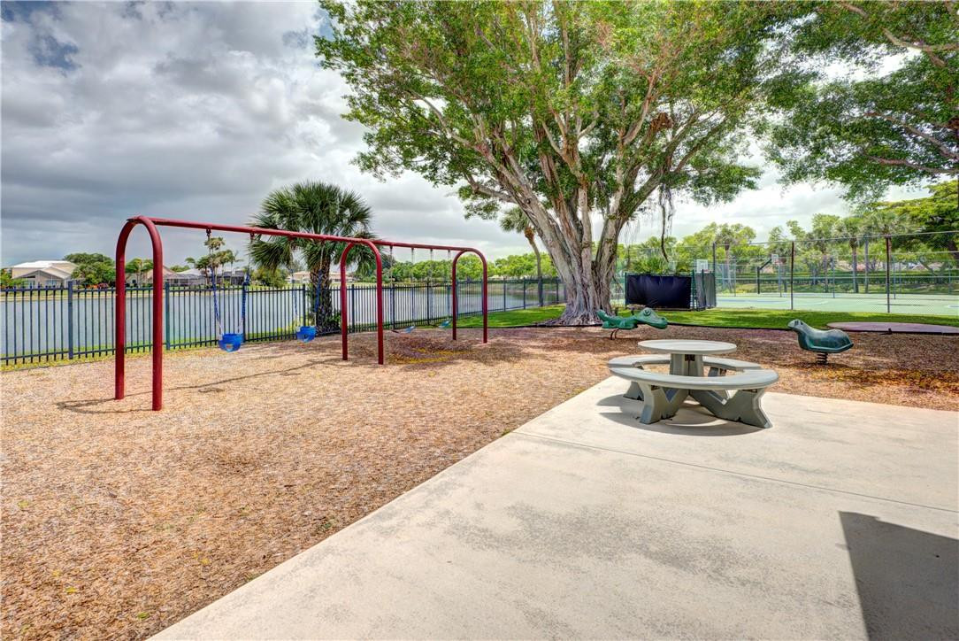 10898 Crescendo Circle Boca Raton, FL 33498 - Photo 33 of 38 Photo 33