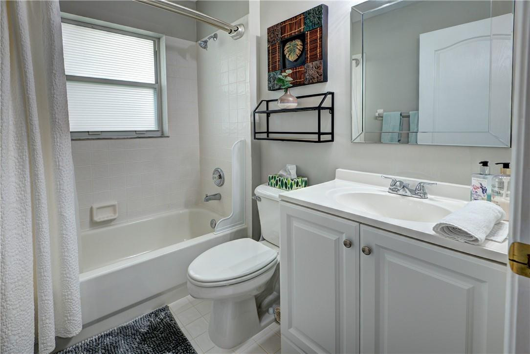 10898 Crescendo Circle Boca Raton, FL 33498 - Photo 7 of 38 Photo 7