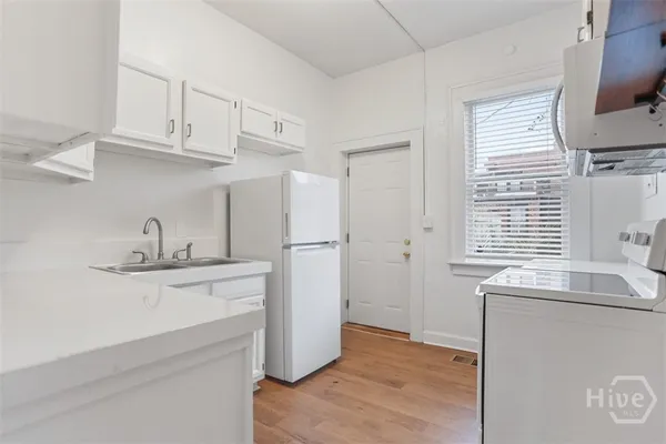 $2,300 | 114 East Jones Street, Unit B, Savannah, GA 31401