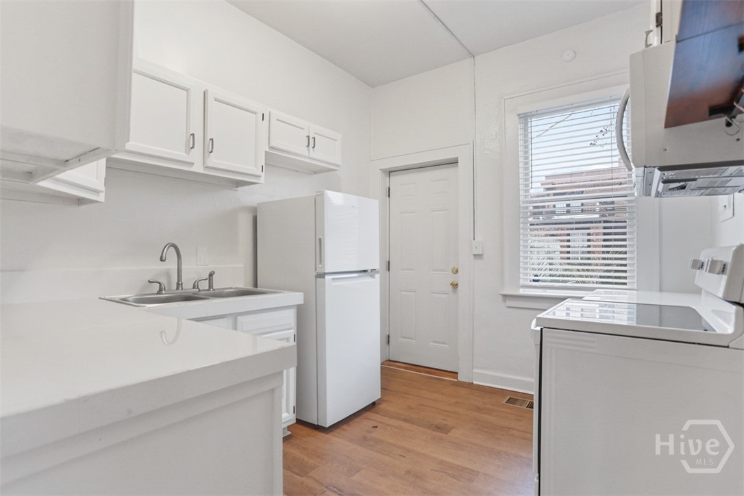 114 East Jones Street, Unit B Savannah, GA 31401 - Photo 16 of 25