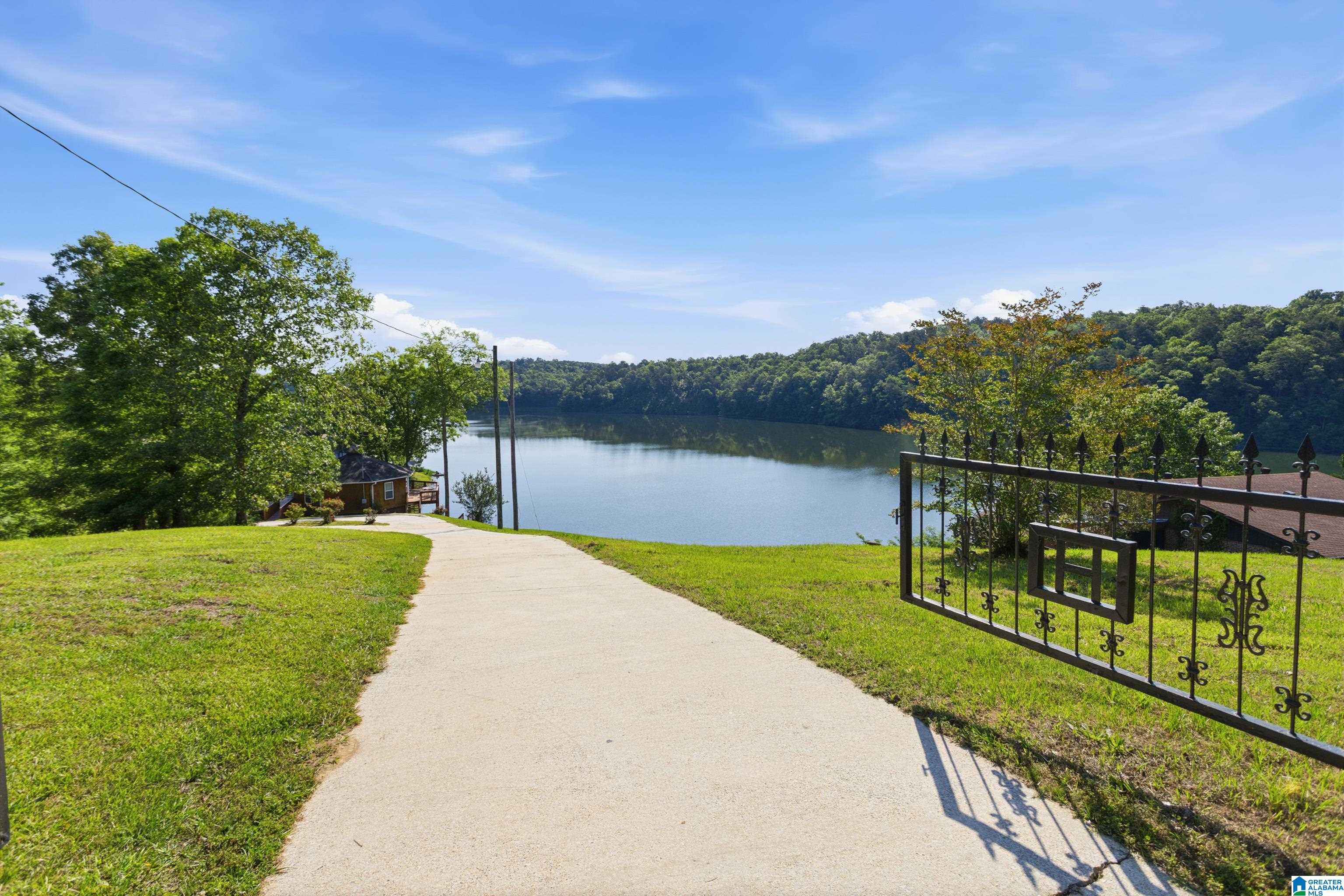 1595 Overlook Point Warrior, AL 35180 - Photo 3 of 41