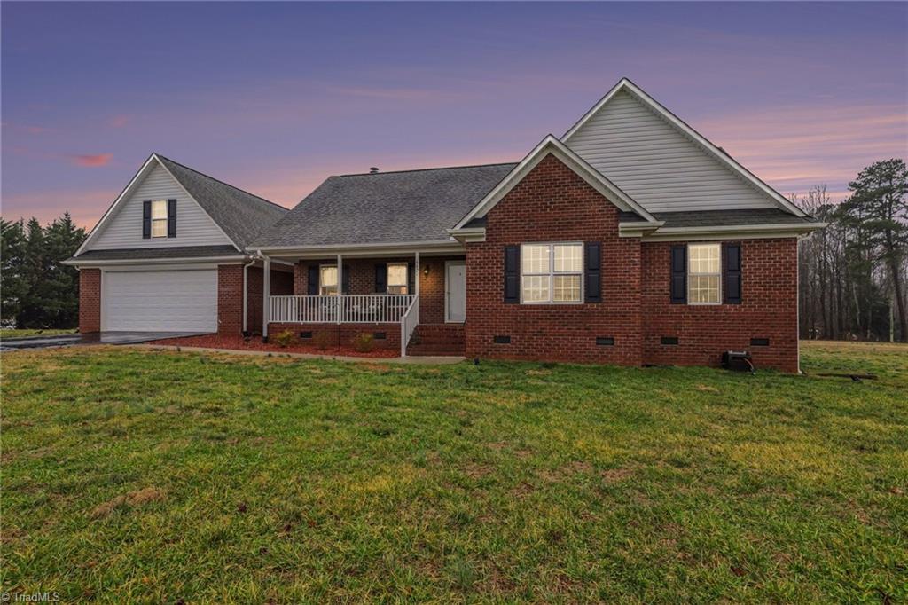 5421 Waynick Meadow Road Asheboro, NC 27205 - Photo 2 of 28