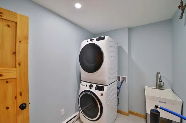 $384,900 | 40161 Paradise Drive, Browerville, MN 56438