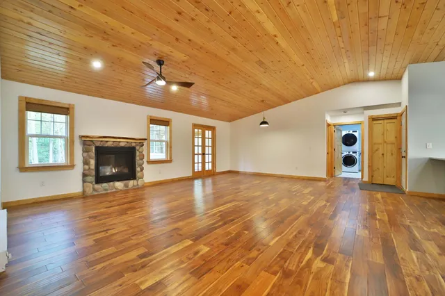 $384,900 | 40161 Paradise Drive, Browerville, MN 56438