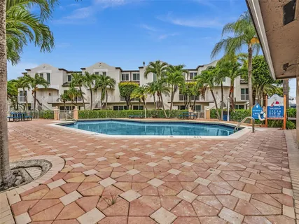 $325,000 | 8695 Northwest 6th Lane, Unit 2111, Miami, FL 33126