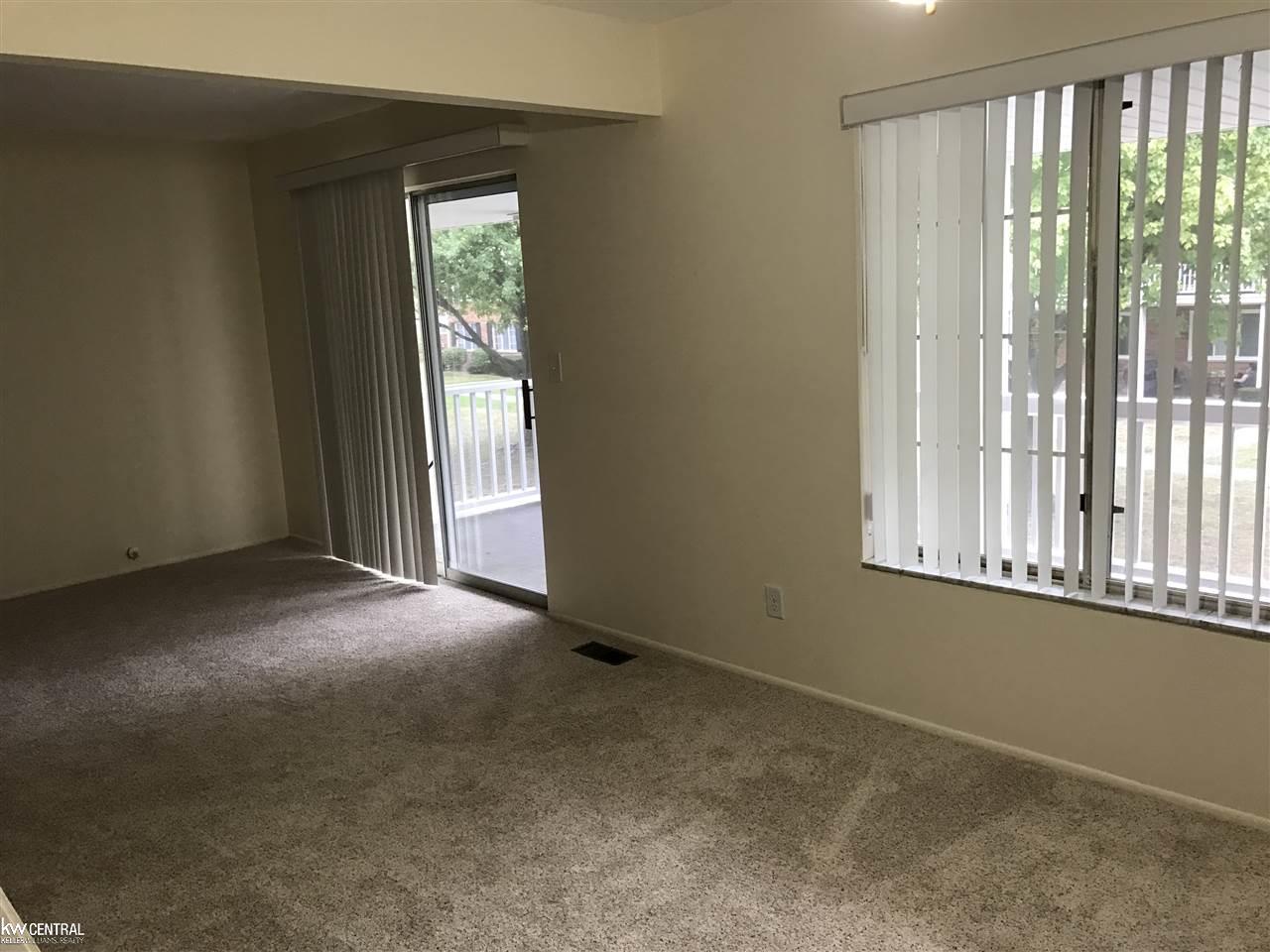 29554 Hoover Road Warren, MI 48093 - Photo 9 of 28 All new blinds & carpet