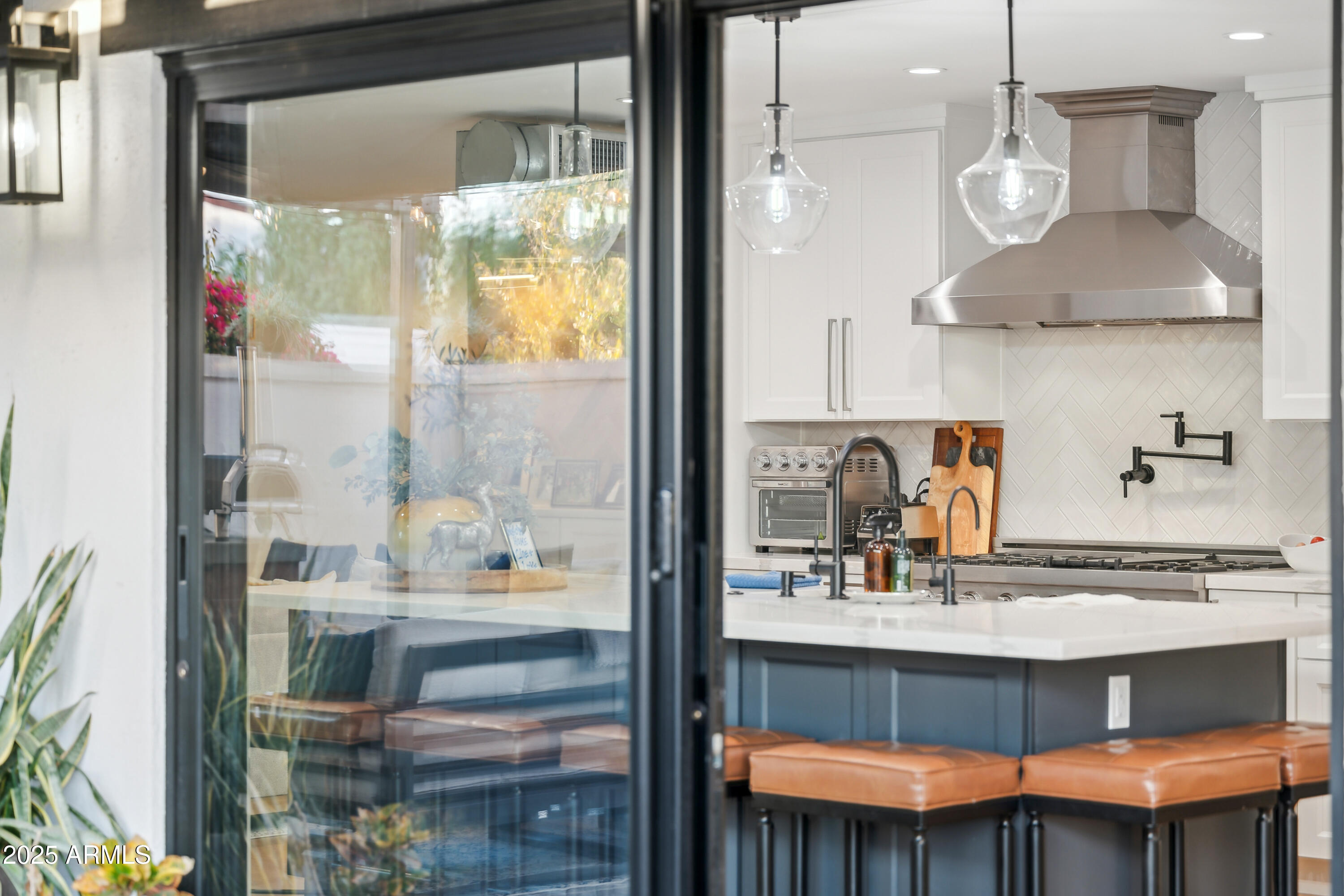 8001 North 3rd Place Phoenix, AZ 85020 - Photo 5 of 35 12-AJS2491