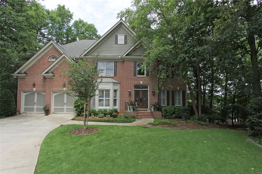 Fantastic Curb Appeal on Cul-De-Sac Home in River Plantation!