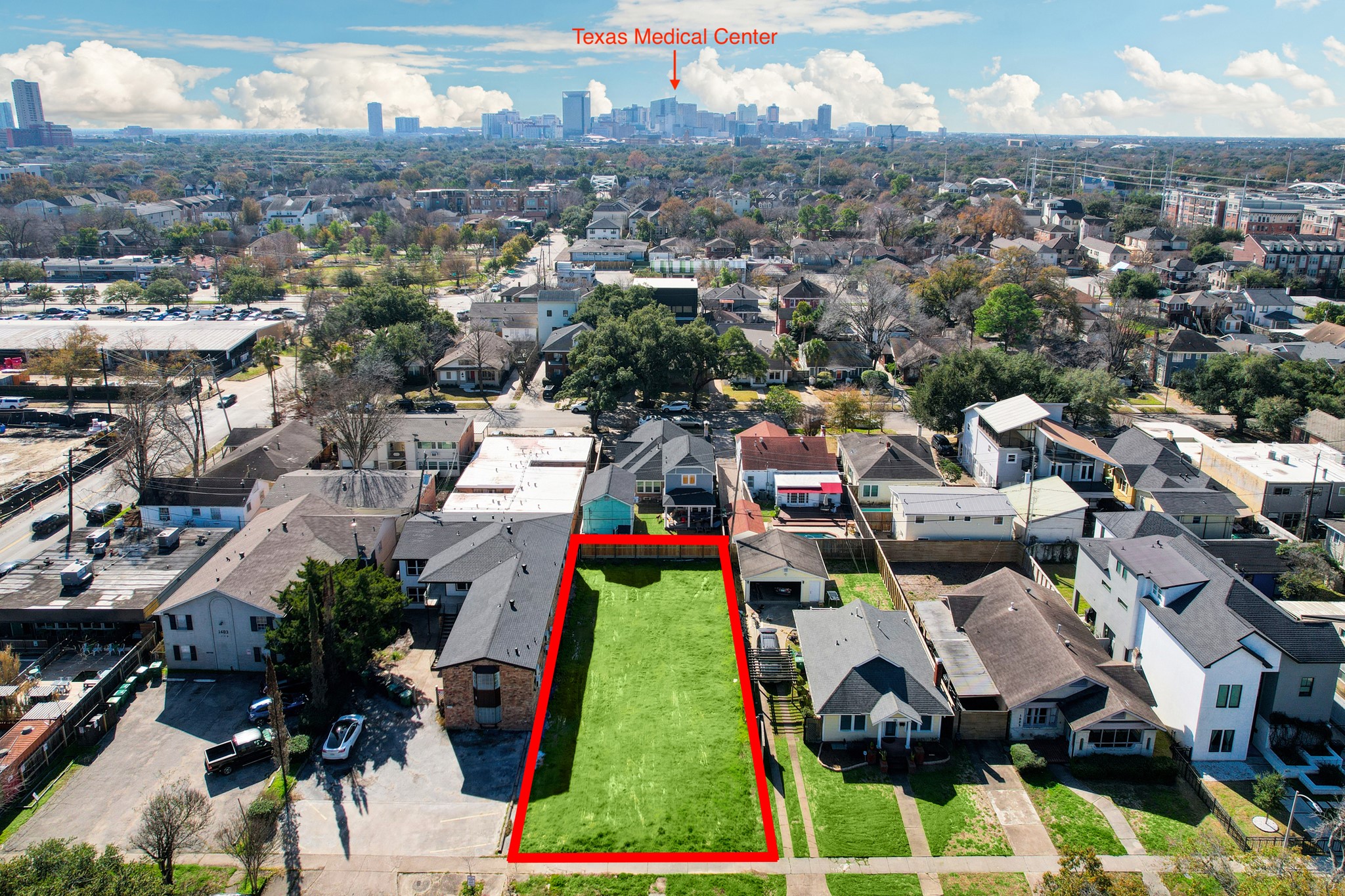 1615 West Main Street Houston, TX 77006 - Photo 2 of 5 an aerial view of multiple houses with yard