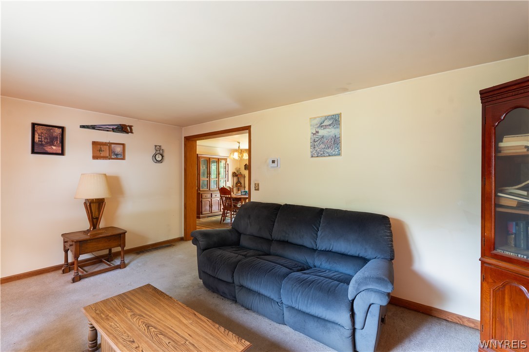 637 Burroughs Road Bennington, NY 14011 - Photo 18 of 50 Living Room