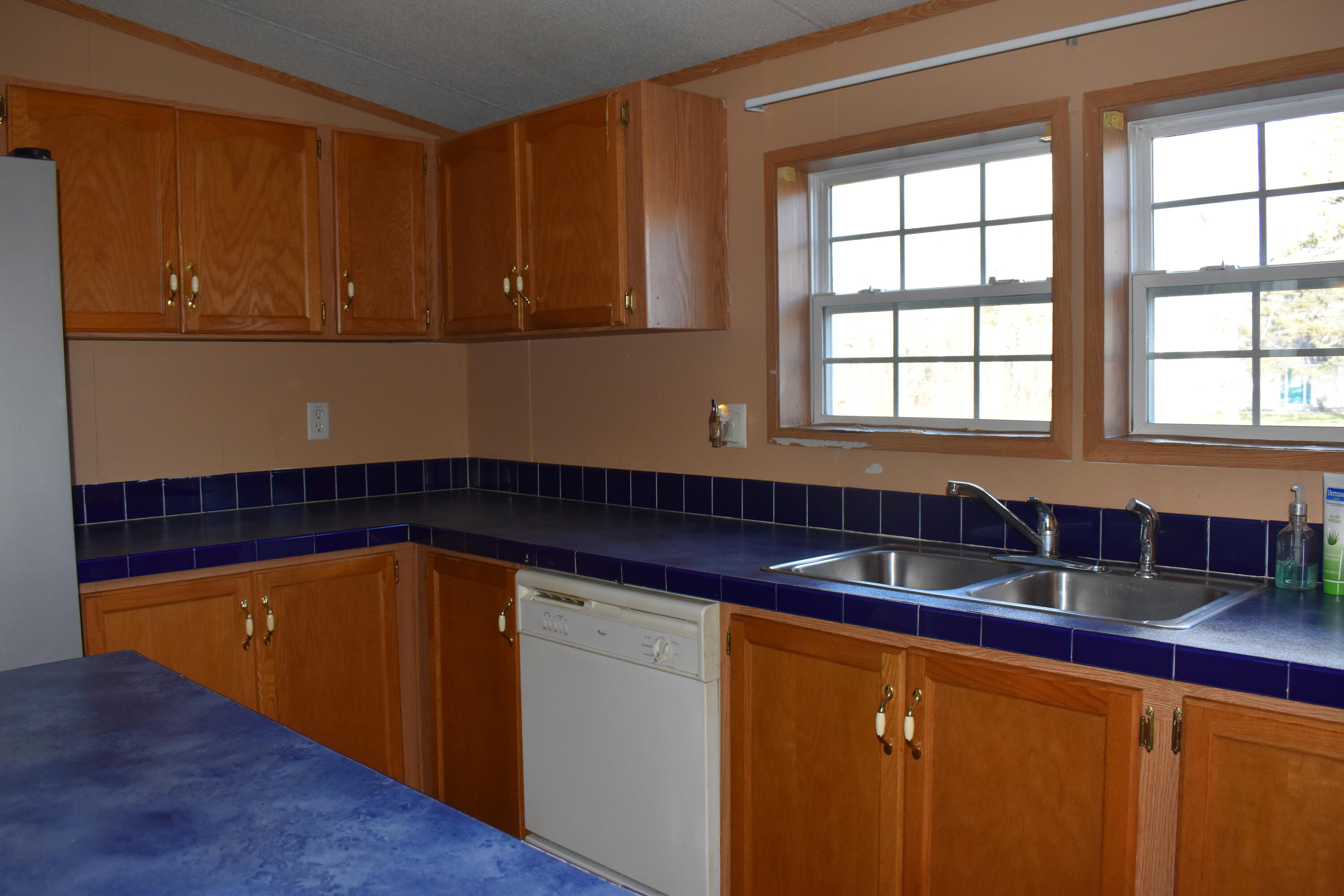 368 Snakeroot Road Pittsfield, ME 04967 - Photo 5 of 33 Kitchen